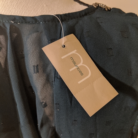 Maurices size Medium dark green Top - Picture 7 of 9